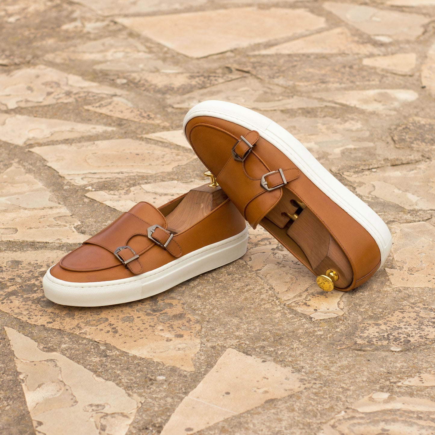 MONK_TRAINER_-_TAN_Model 1