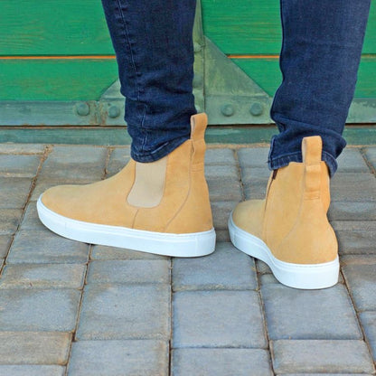 CHELSEA BOOT TRAINER - SUEDE Model 3